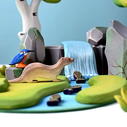 Waterval met rotsblokken met mos en rivier - SET