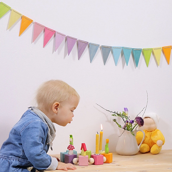 Grimm's Vlaggenlijn in pastel kleuren