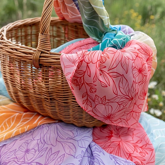 Little Botanic Label Playcycle speeldoek Botanicals lichtrood 65 cm