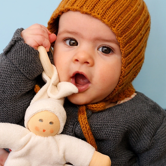 Nanchen Natur Pimpel Babypop met ring wit 