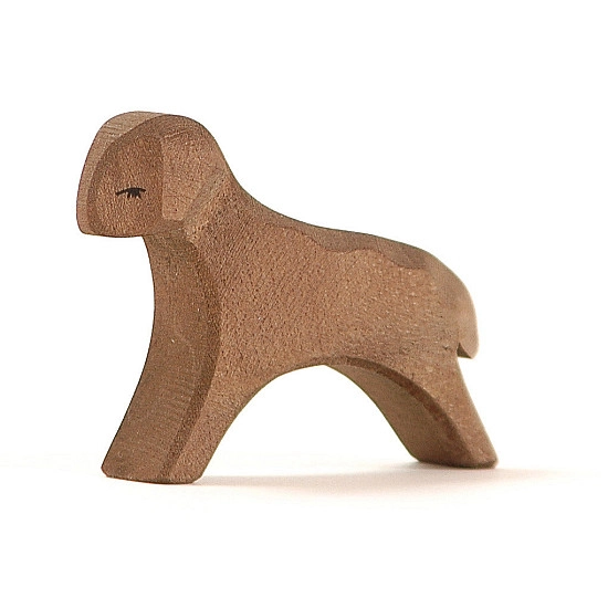 Ostheimer Lam bruin lopend